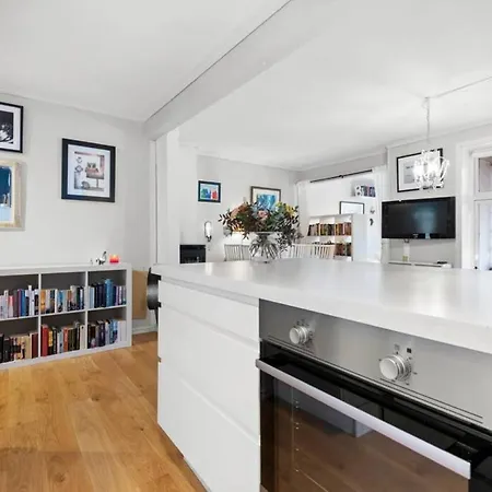 Dinbnb Homes I Family Friendly Home In Historical Sandviken Bergen Exterior photo